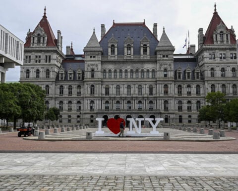 New York employers must now offer paid medical leave during pregnancy