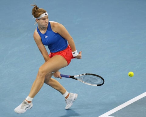 Muchova turns on the style during win over Paolini to help Czechs into semis vs. US at United Cup