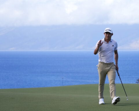 Hideki Matsuyama sets the target at Kapalua and leads Collin Morikawa by 1