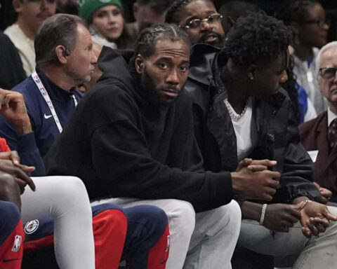 Clippers' Kawhi Leonard upgraded to questionable, could make season debut Saturday against Atlanta