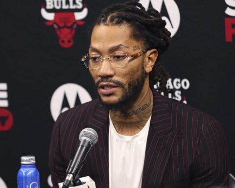 Chicago Bulls plan to retire Derrick Rose's jersey next season