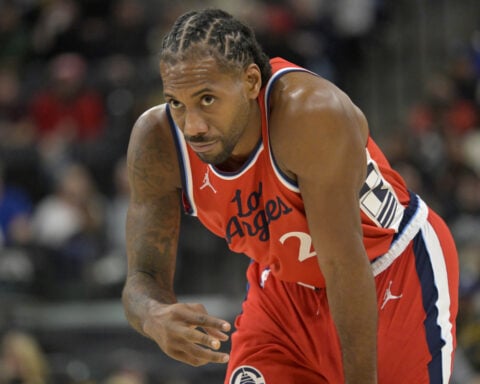 Leonard says returning to the court is the easy part after making season debut for Clippers