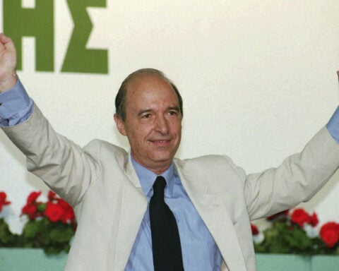 Costas Simitis, former Greek prime minister and socialist leader, dies at 88