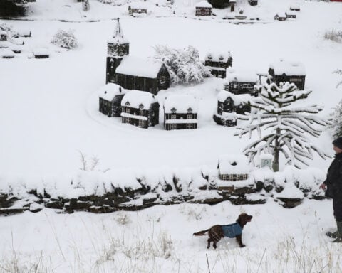 Heavy snow brings widespread disruption across the UK and Germany