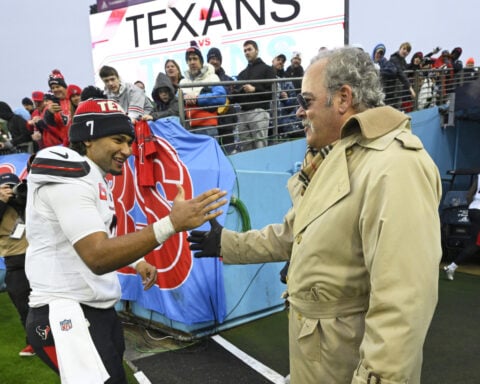 Playoff-bound Texans cruise to 23-14 win over the Titans, who land No. 1 draft pick