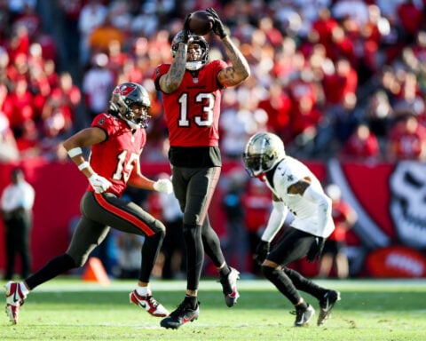 Tampa Bay Buccaneers wide receiver Mike Evans makes NFL history, helps lead team to playoff berth