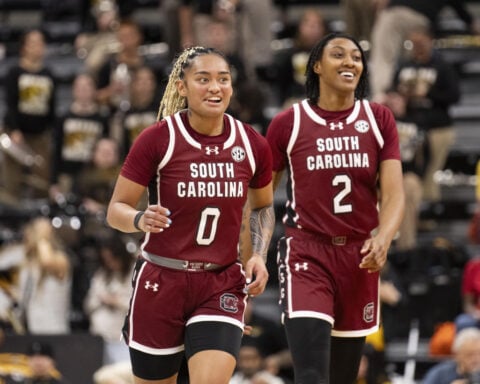 Big Ten, SEC each have 4 top 10 teams in AP women's poll as UCLA, South Carolina still lead way