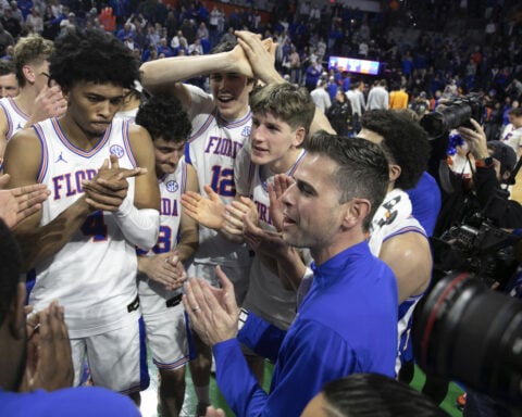 No more unbeatens: No. 8 Florida topples top-ranked Tennessee 73-43 with stifling defense