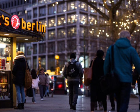 German retail sales fall unexpectedly in November