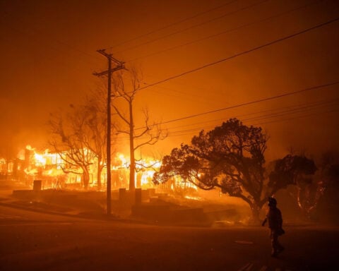 NBA coaches Steve Kerr and JJ Redick say family members evacuated their homes amid Pacific Palisades wildfires