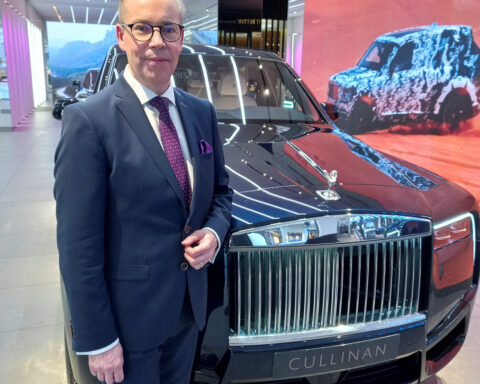 Rolls-Royce to invest $376 million in UK plant to focus on bespoke cars