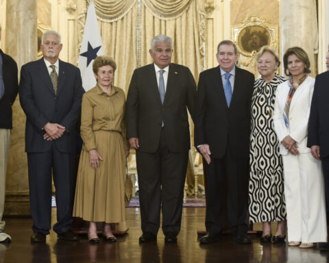 Venezuelan opposition leader rallies support in Panama ahead of Maduro inauguration