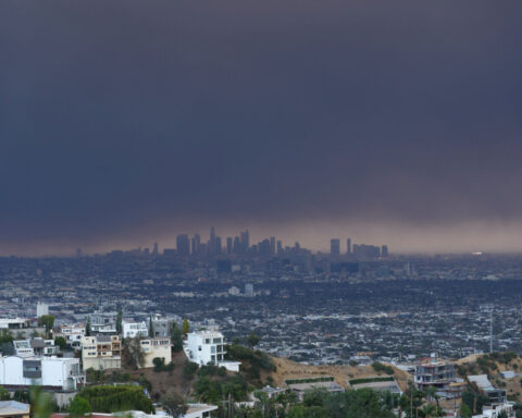 California power outages swell to 400,000 as fires multiply