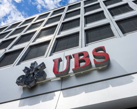 UBS nears settlement over Credit Suisse tax evasion case, WSJ reports