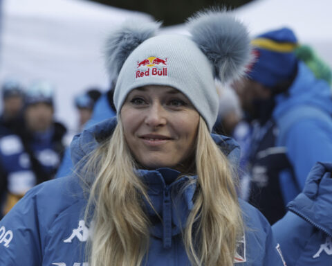 Vonn 10th fastest in practice for her first World Cup downhill in 6 years