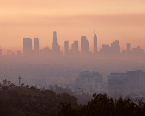 What are the health risks from wildfire smoke?