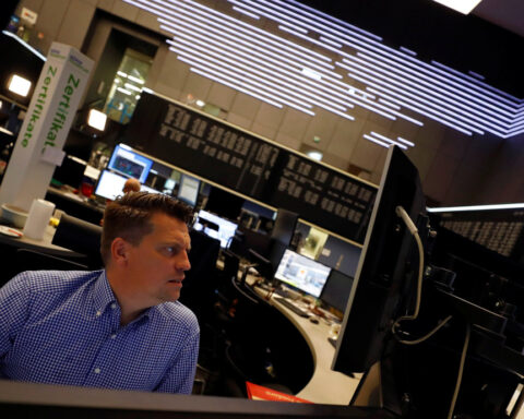 Looming payrolls keep bond bears hungry