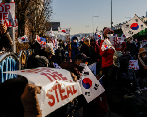 South Korean leader's security chief warns against violent attempts to arrest Yoon