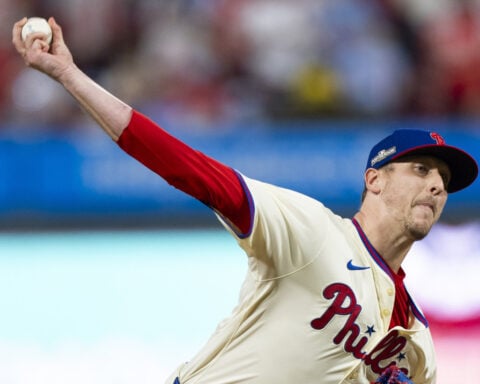 Blue Jays add All-Star reliever Jeff Hoffman with $33 million, 3-year contract