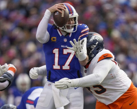 Josh Allen leads balanced offense as Bills dominate Broncos for 31-7 wild-card win