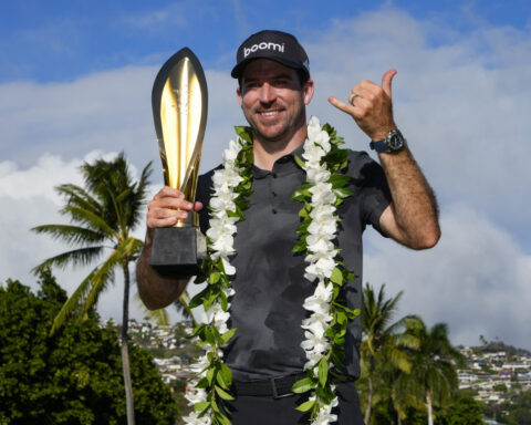 Nick Taylor wins another playoff with clutch play on the 18th in the Sony Open