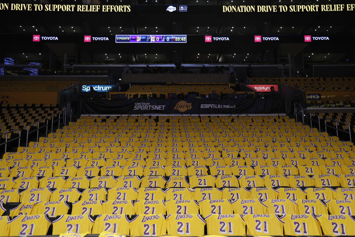 Lakers retire Michael Cooper's No. 21 on an emotional night for the Hall of Fame guard from Pasadena