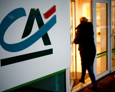 UniCredit CEO sees Credit Agricole's decision on Amundi deal by May, paper says