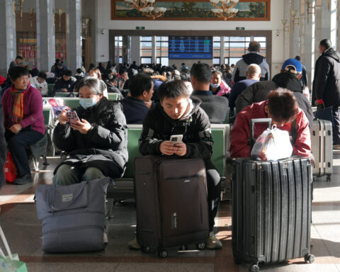 Economic woes not a deal breaker as China's Lunar New Year travel rush kicks off