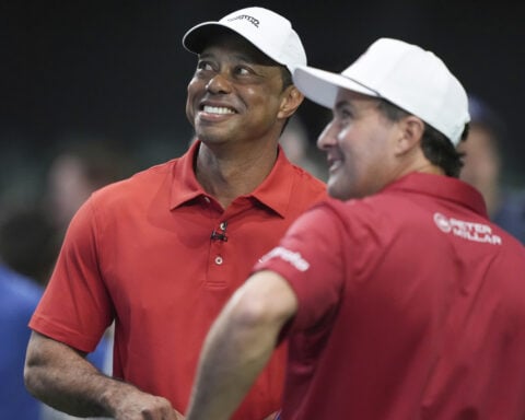 Tiger Woods makes indoor golf debut and finds humor in blowout loss, noting 'how bad pros can be'