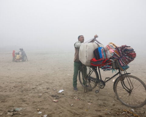 Dense fog over Indian capital delays flights, trains