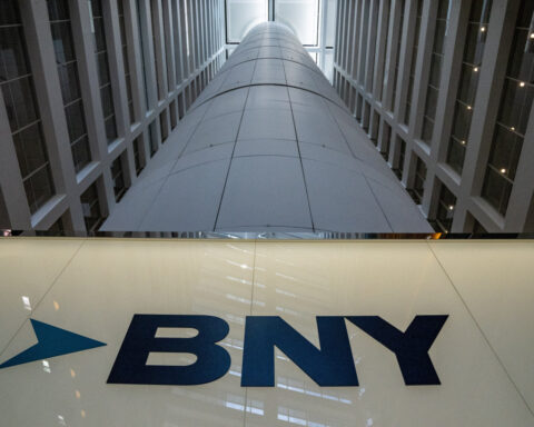 BNY fourth-quarter profit rises on boost from higher fee income