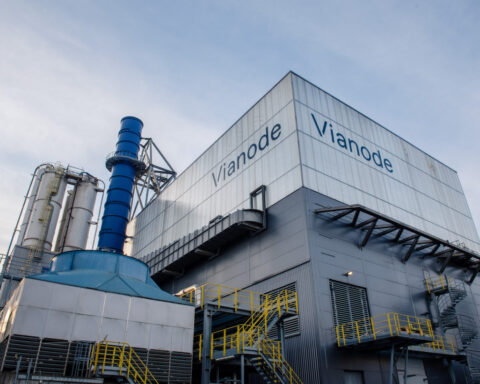 GM signs supply deal with Vianode for synthetic graphite for EV batteries