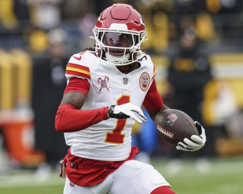 Veterans Hopkins, Brown provide big boost to Chiefs wide receiver group
