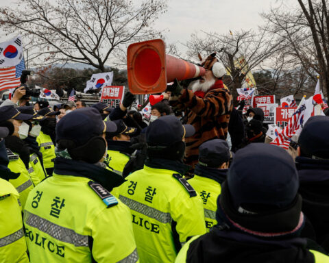 Detained South Korea's Yoon refuses questioning and challenges arrest