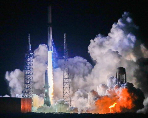 Blue Origin launches new rocket into orbit