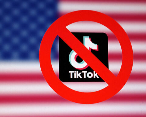 Senate Democrats ramp up pressure on Biden to delay TikTok ban