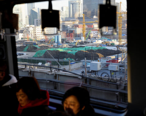 China economy expands 5.4% y/y in Q4, beating market forecast