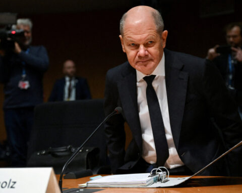 German foreign minister criticises Scholz for blocking more Ukraine aid, report says