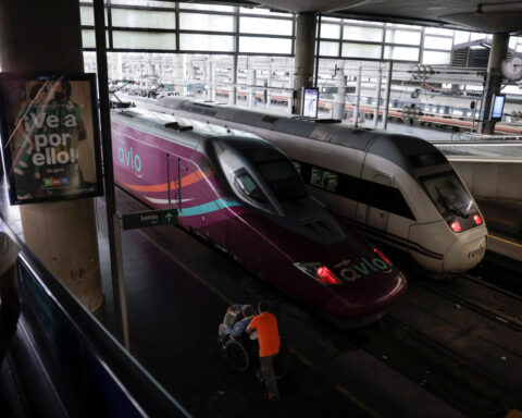 Polish state fund hires Societe Generale for Talgo takeover, El Confidencial says