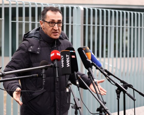 Germany has no new foot-and-mouth disease cases, minister says