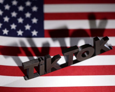 Lawyer urges White House, DOJ to clarify app stores may continue to offer TikTok
