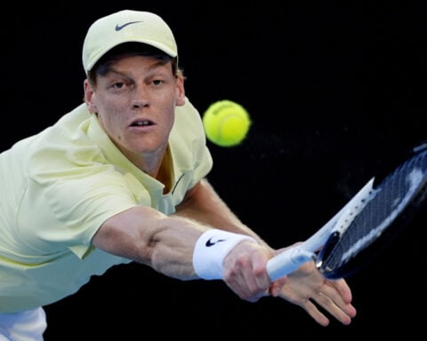 Defending champ Jannik Sinner gets back to the fourth round at the Australian Open