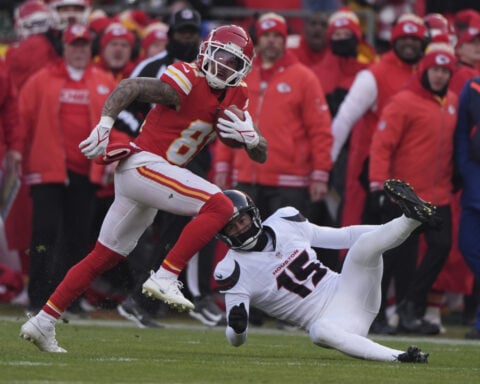 Texans' Kris Boyd flings helmet, gets penalized and then shoves his coach on first play vs. Chiefs