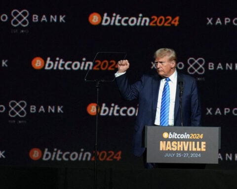 With cocktails and Snoop Dogg, crypto industry celebrates Trump inauguration