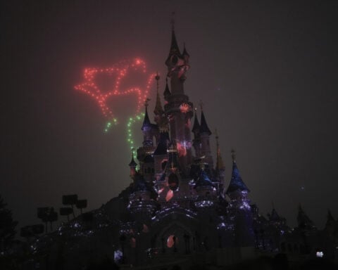 Disneyland Paris unveils spectacular nighttime show using Paris Games laser technology