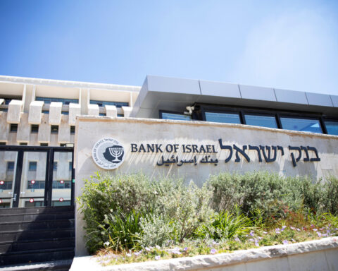 Seeking market confidence, Israel central bank urges budget passage without changes