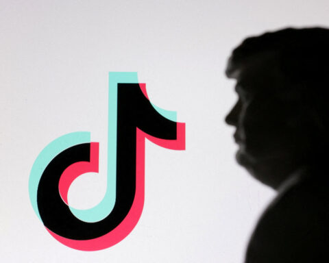 Trump signs TikTok order delaying ban of app