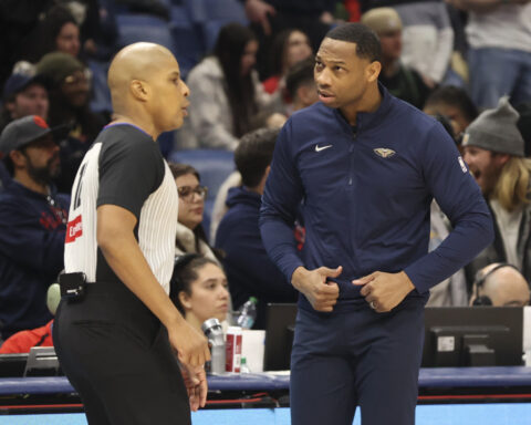 CJ McCollum and Dejounte Murray fuel the resurgent Pelicans' franchise-record comeback win