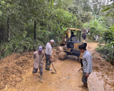 Search resumes after deadly flooding and landslides in Indonesia