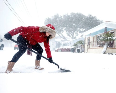 Watch snow on the beach as winter storm batters the gulf coast